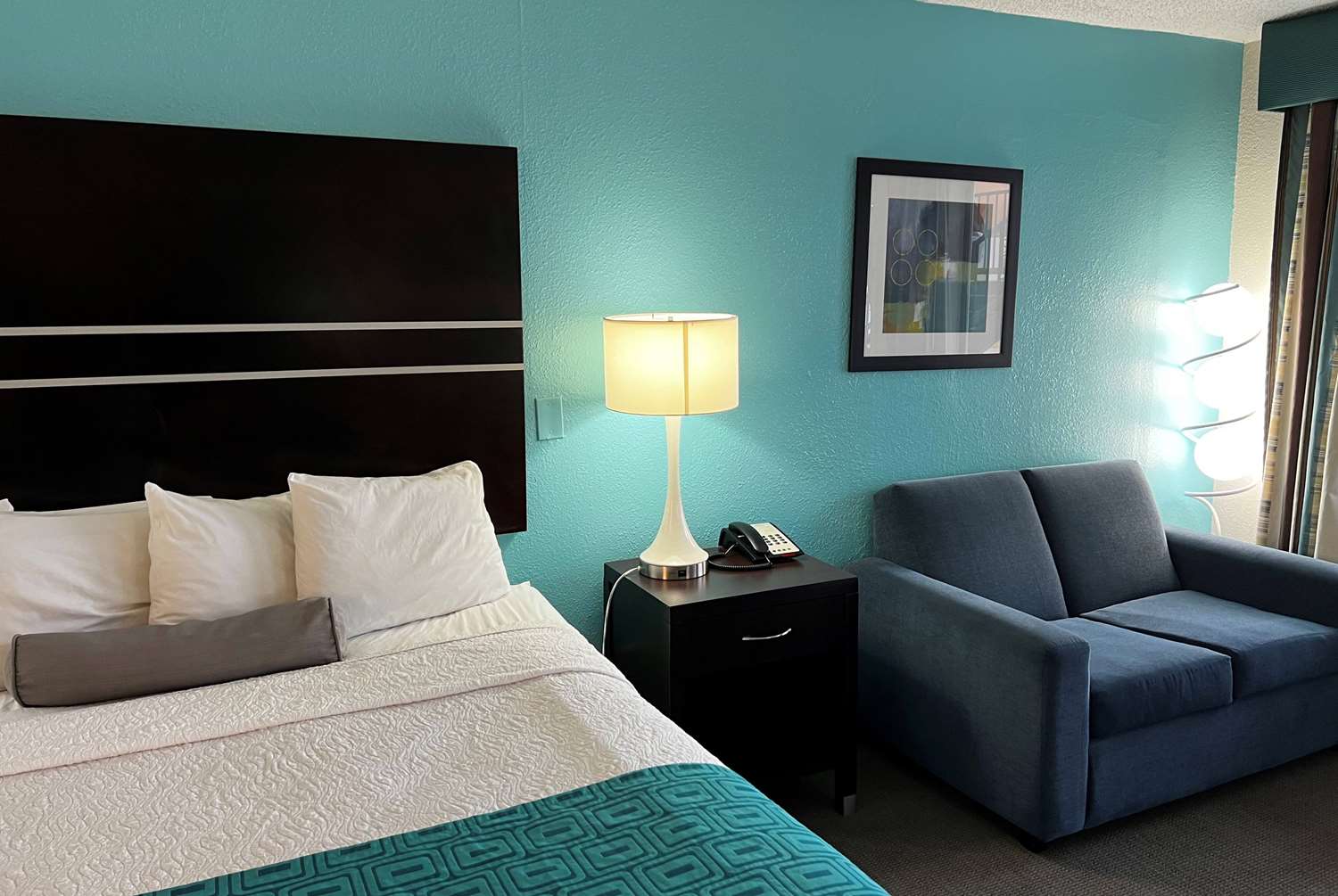 Howard Johnson by Wyndham Houston Heights/Downtown 14/23