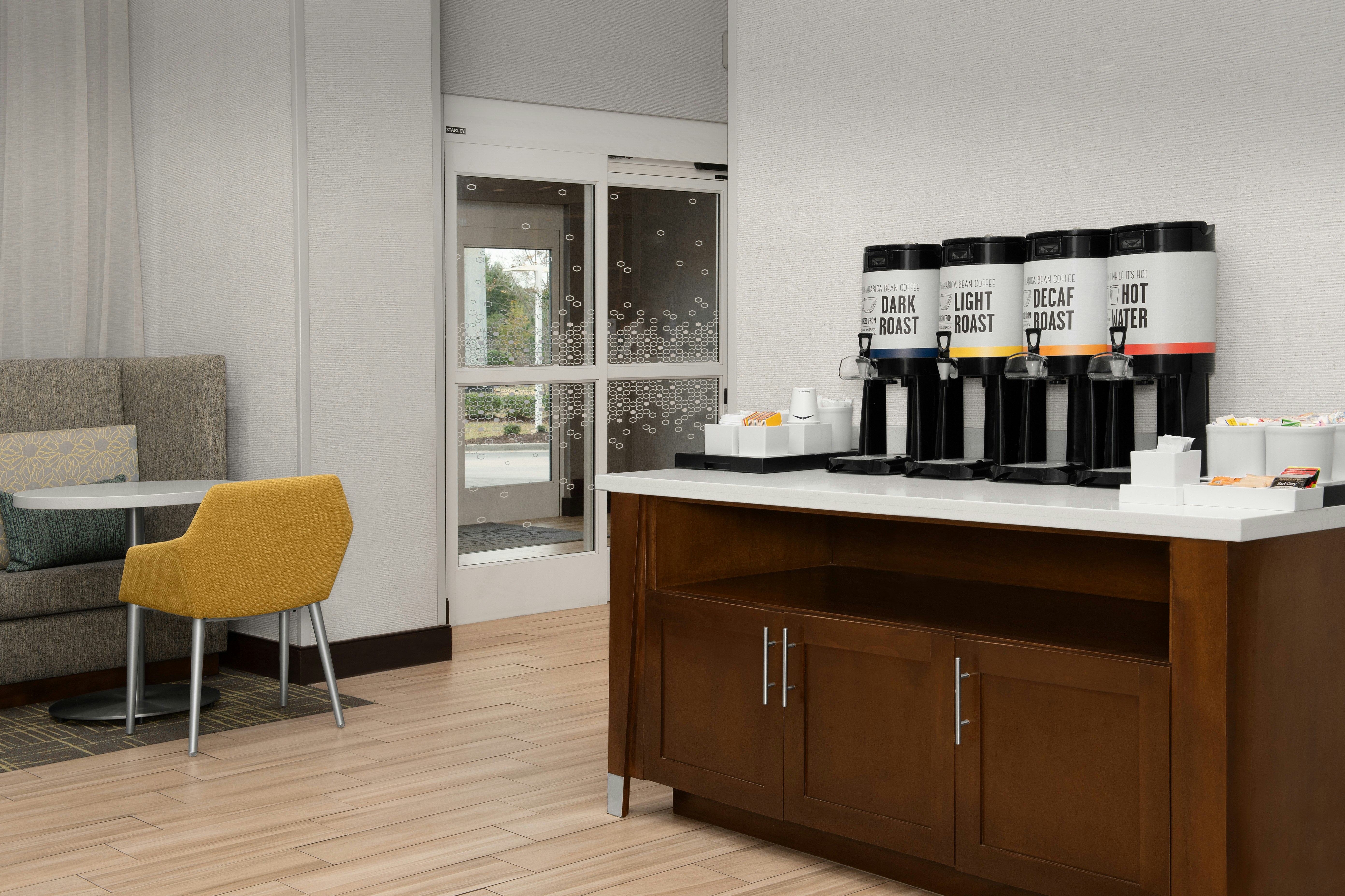 Hampton Inn & Suites Orangeburg 24/29