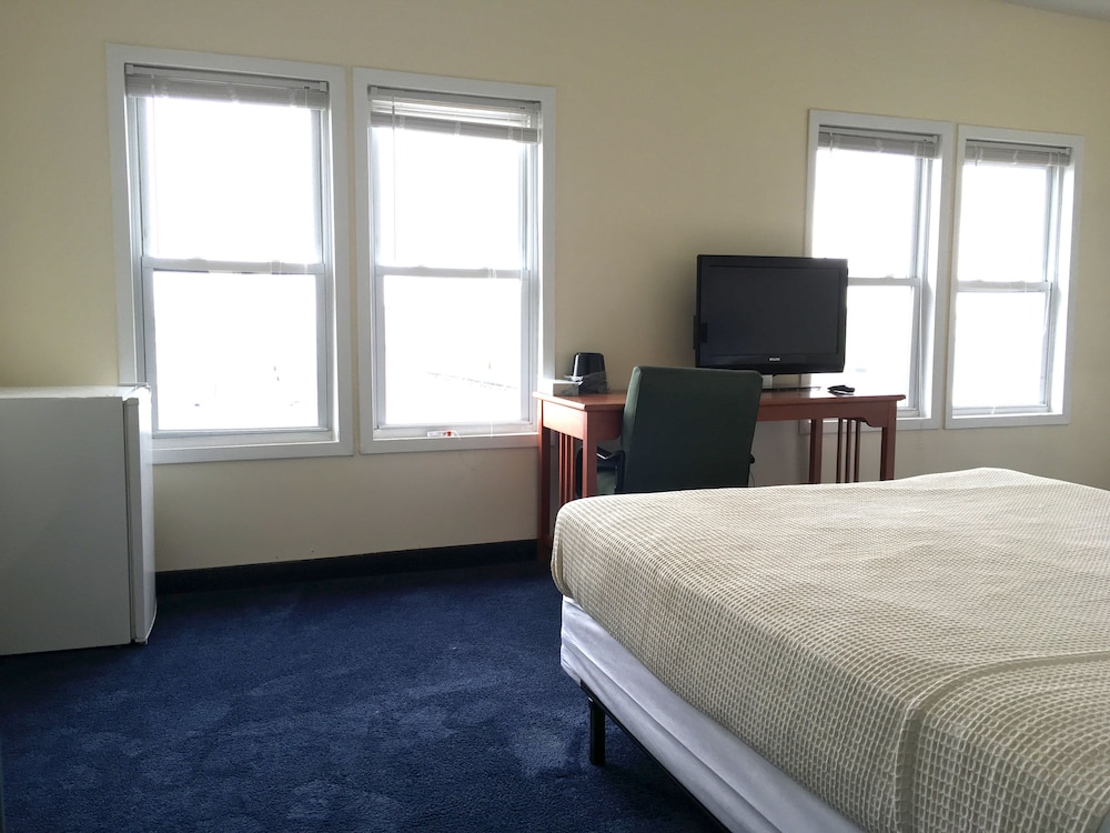 Belmar Inn 24/45