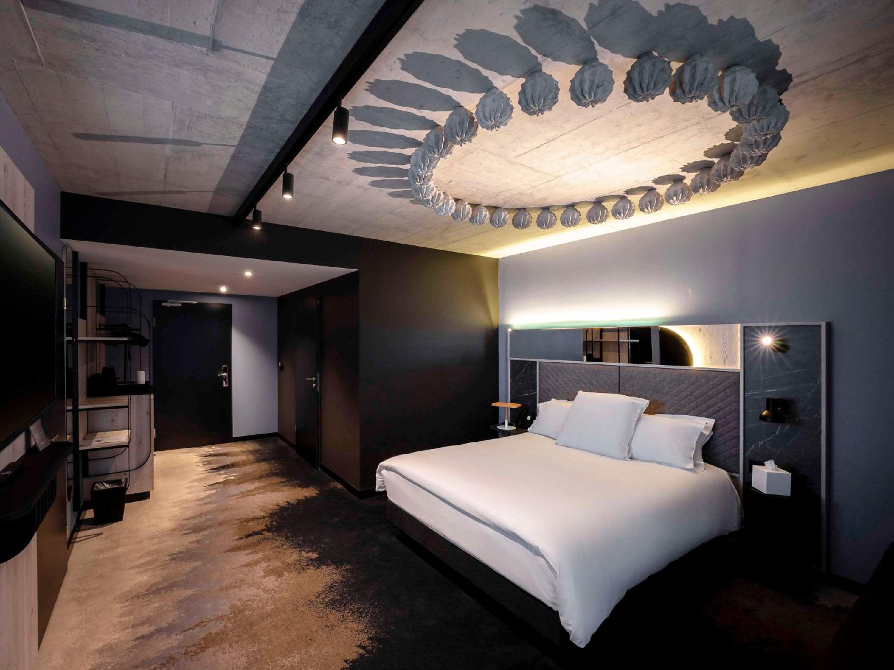 غرفة كلاسيكية سوبيريور بسرير كوين مع أريكة، Mercure Hotel Delemont 6/10