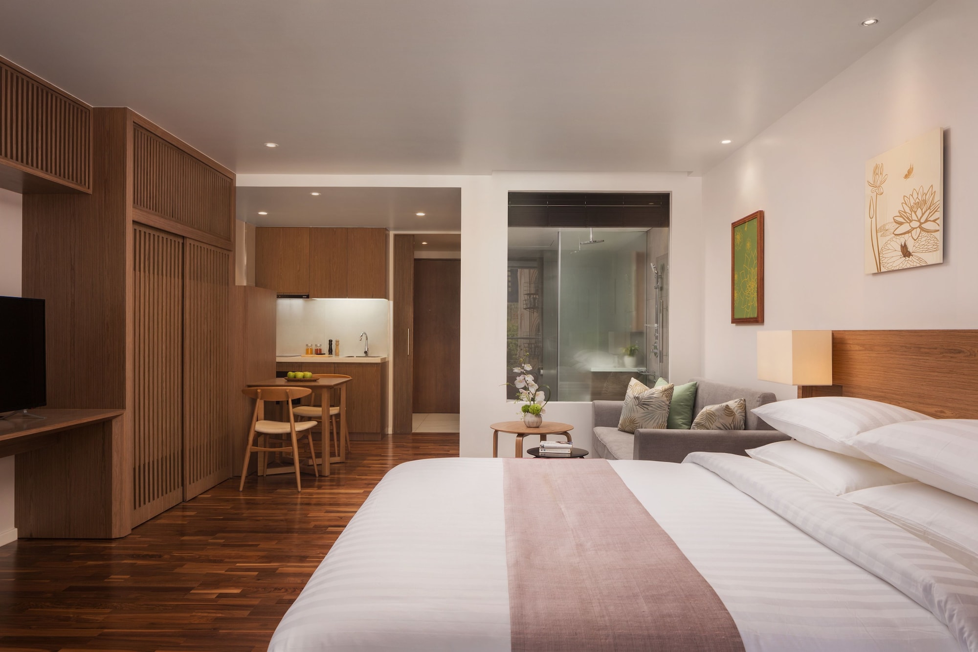 STANDARD, KING BED