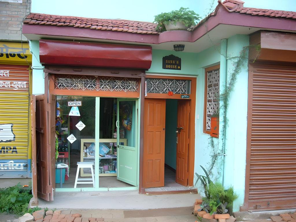 Sanu House Hostel & Homestay 3/49