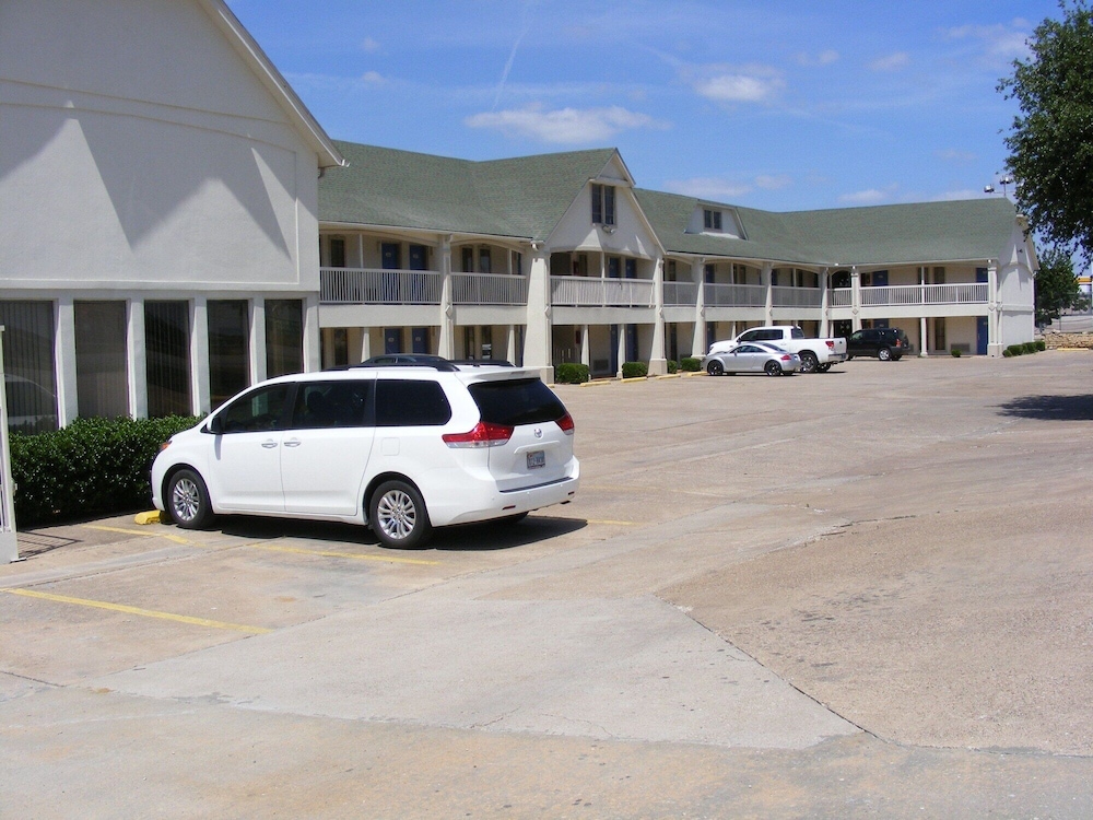 Motel6 Fort Worth, TX - White Settlement 37/41