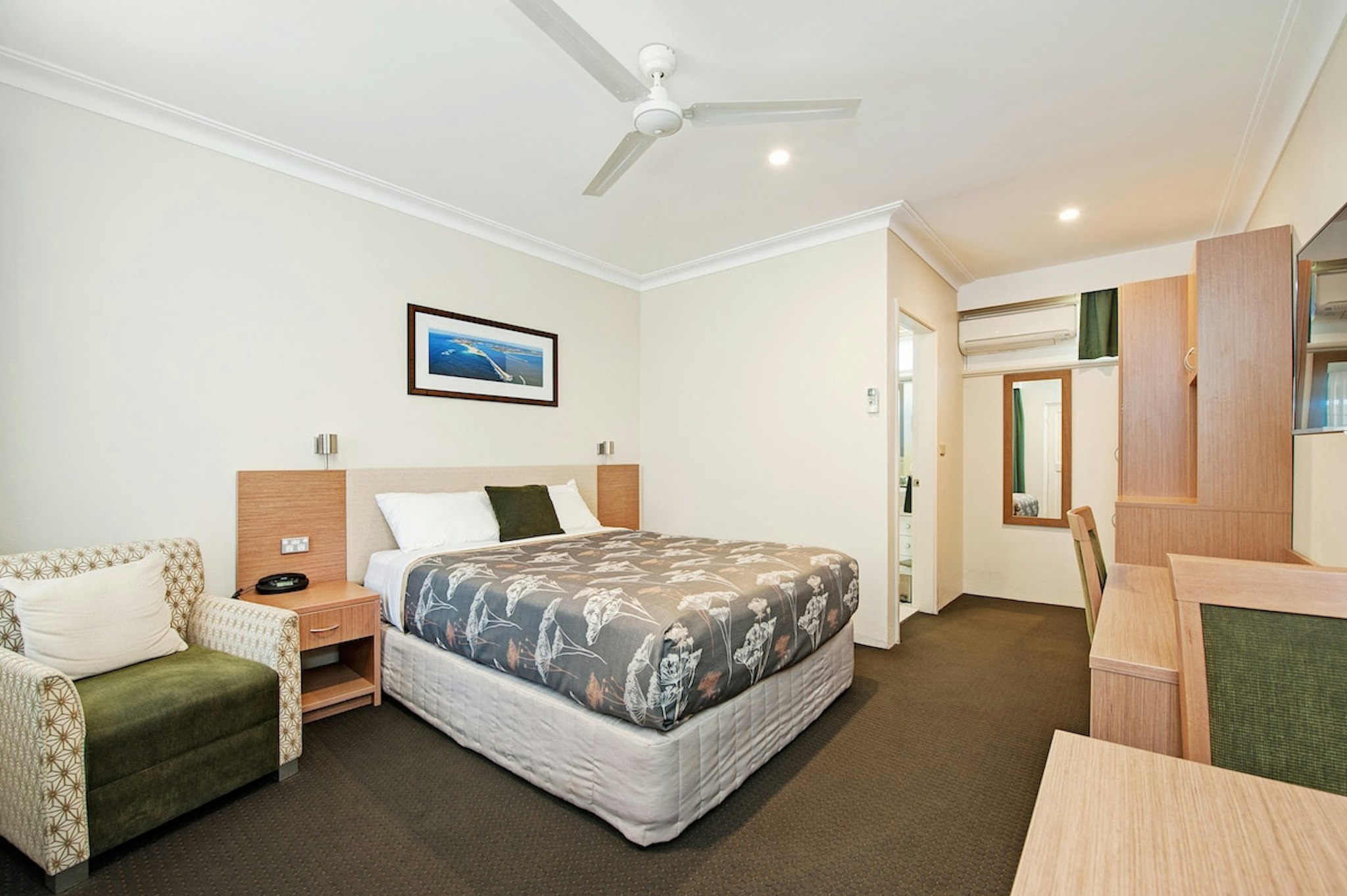 Colonial Terrace Motor Inn 14/29