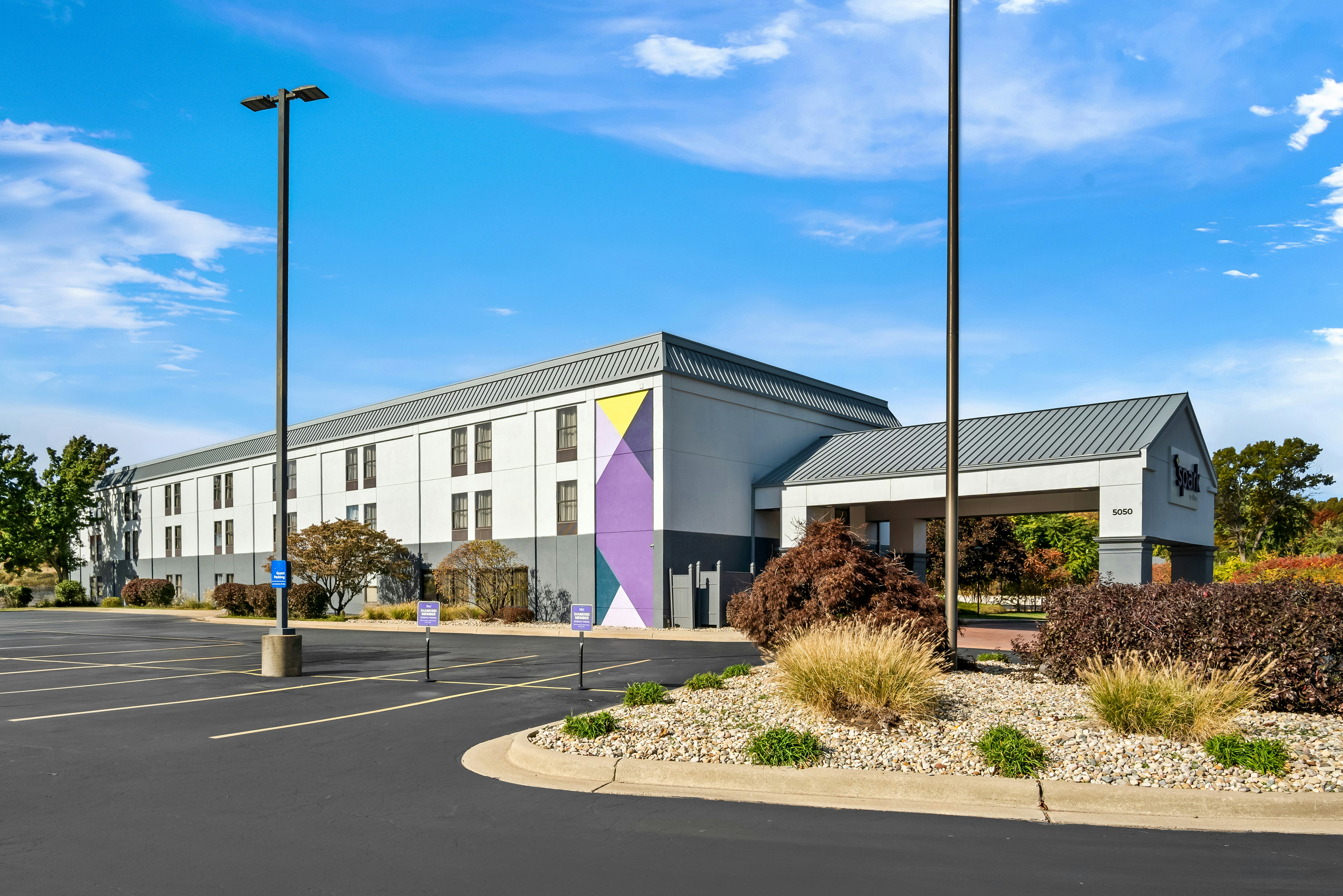 Spark by Hilton Stevensville 17/20