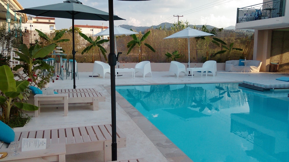 Villa Olga Lounge Hotel 34/41