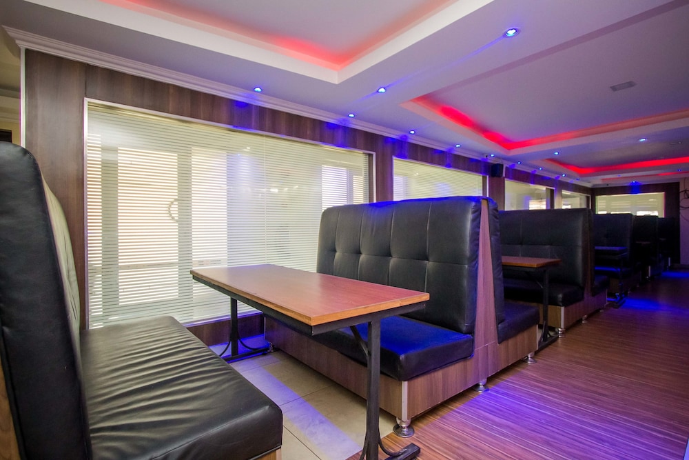 Airport Landing Hotel 33/48