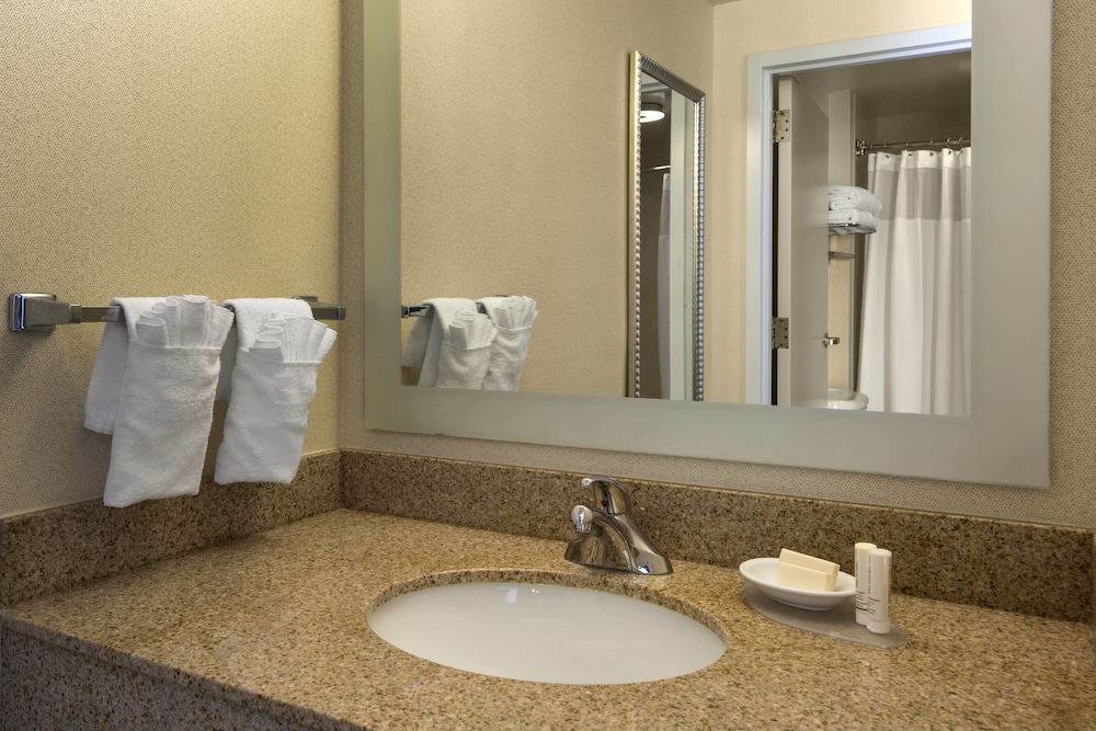 SpringHill Suites by Marriott Charlotte Airport 16/72