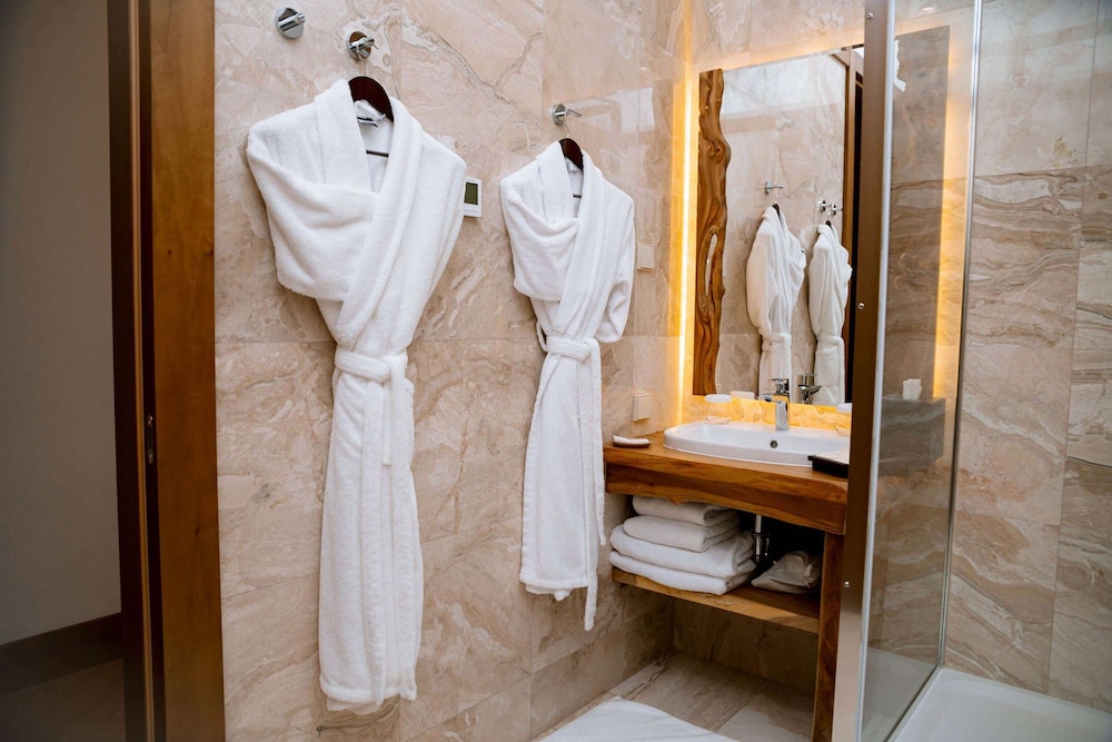 Wyndham Residences Aqkol 42/50