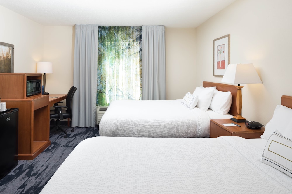 Fairfield Inn & Suites South Boston 12/68