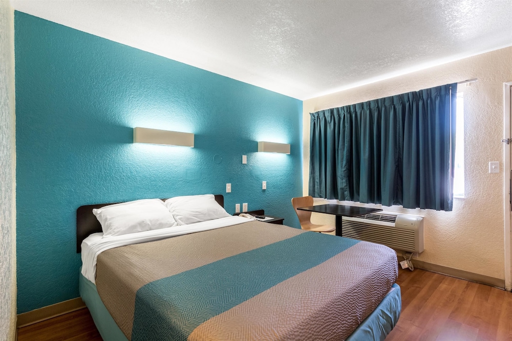 Motel6 Victoria, TX 27/52