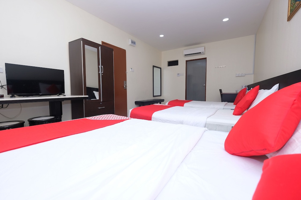 OYO 1104 Q Hotel 18/22