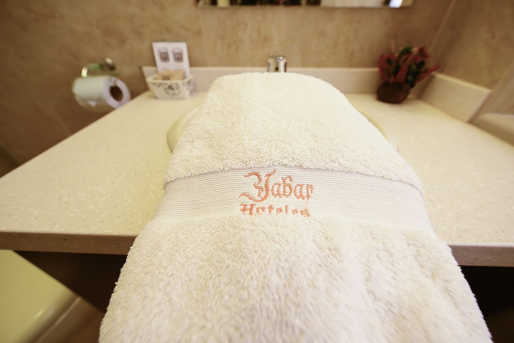 Yabar Hotel Plaza 42/65