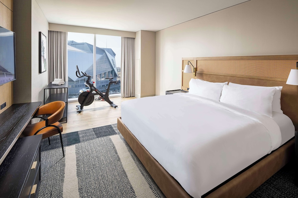 ROOM, KING BED, PELOTON, BATHTUB