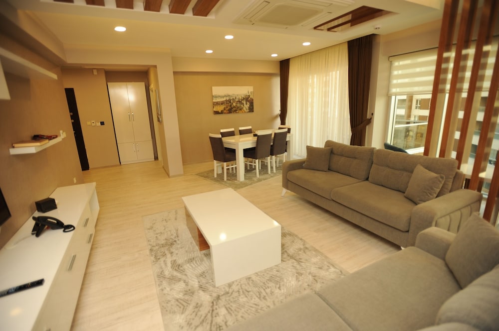 QAMAR PRESTIGE SUITES 38/49