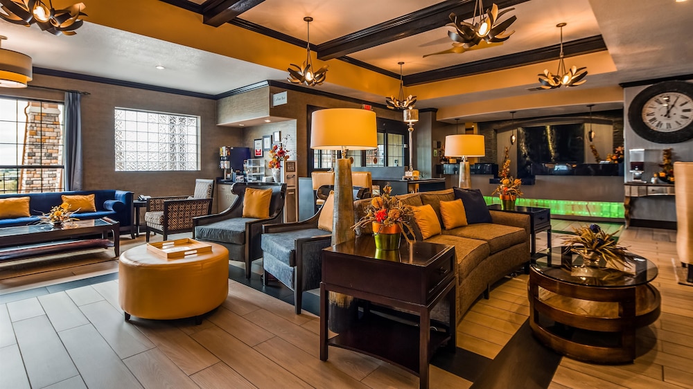 Best Western Plus Emerald Inn & Suites 25/39