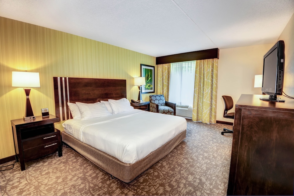 Holiday Inn Express Neptune 14/80
