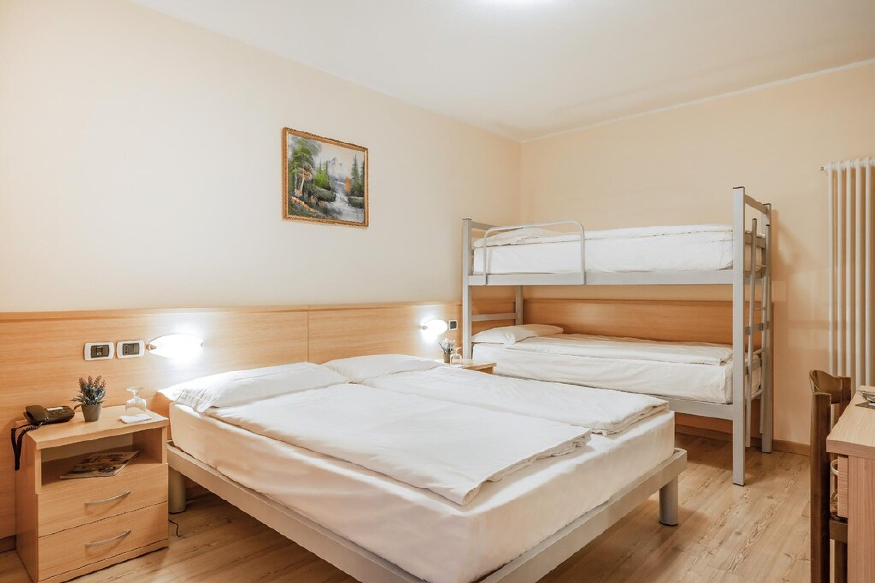 Room, Quadruple