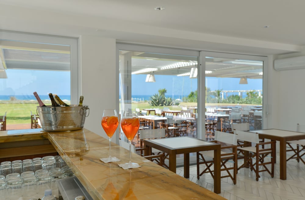 Esplanade Boutique Hotel 26/38