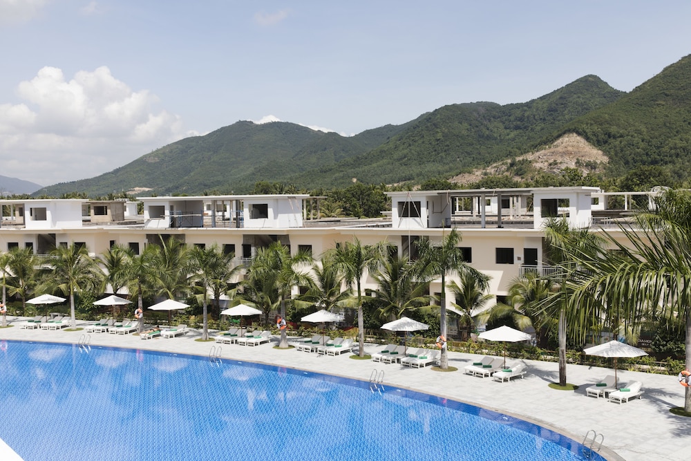 Diamond Bay Condotel Resort Nha Trang 74/77