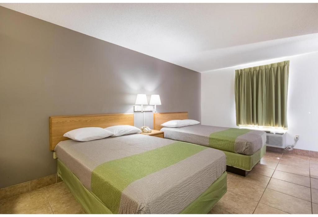 2 Full Beds Smoking