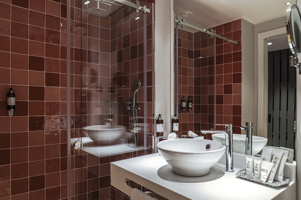 غرفة أساسية مفردة بسرير كينج، Hotel Vincci Bonjardim 5/7