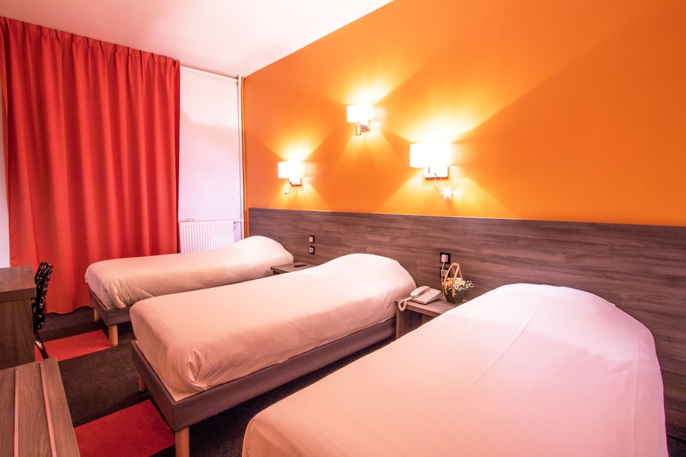 غرفة قياسية ثلاثية بثلاثة أسرّة، COMFORT HOTEL ACTUEL CHAMBERY CENTRE 4/6