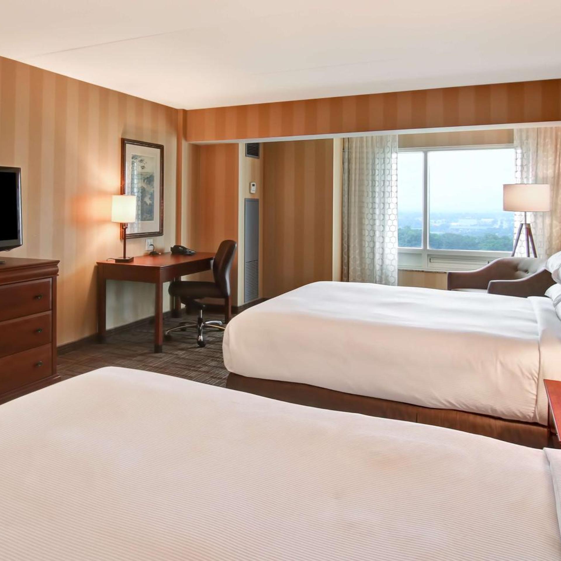 Room, King Bed, 2 Queen Beds, Us Falls View, City View