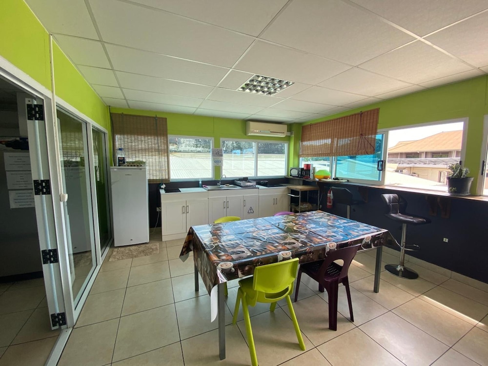 Mahana Lodge Hostel & Backpacker 49/69