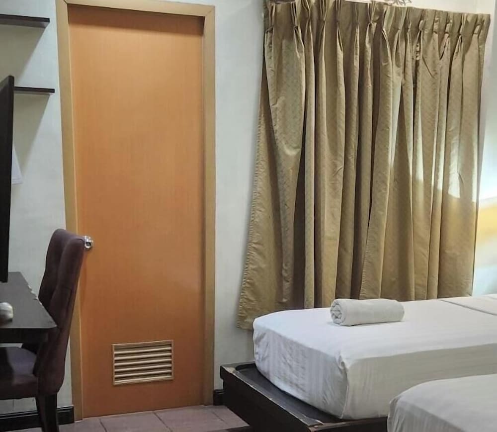 Lorenzzo Suites Hotel 18/24