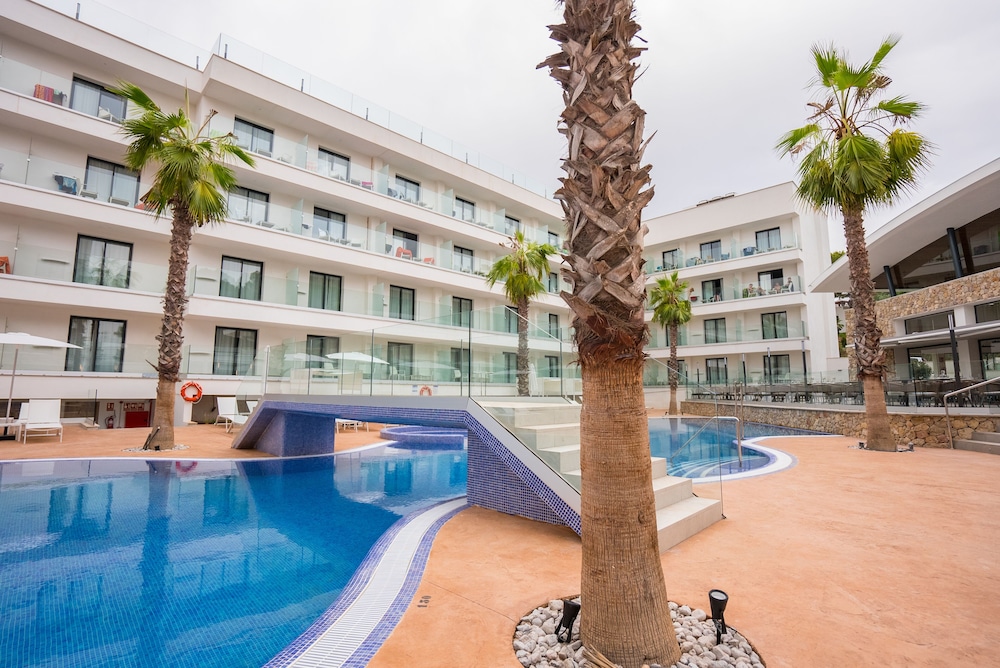 Morlans Suite Hotel Adults Only 48/51