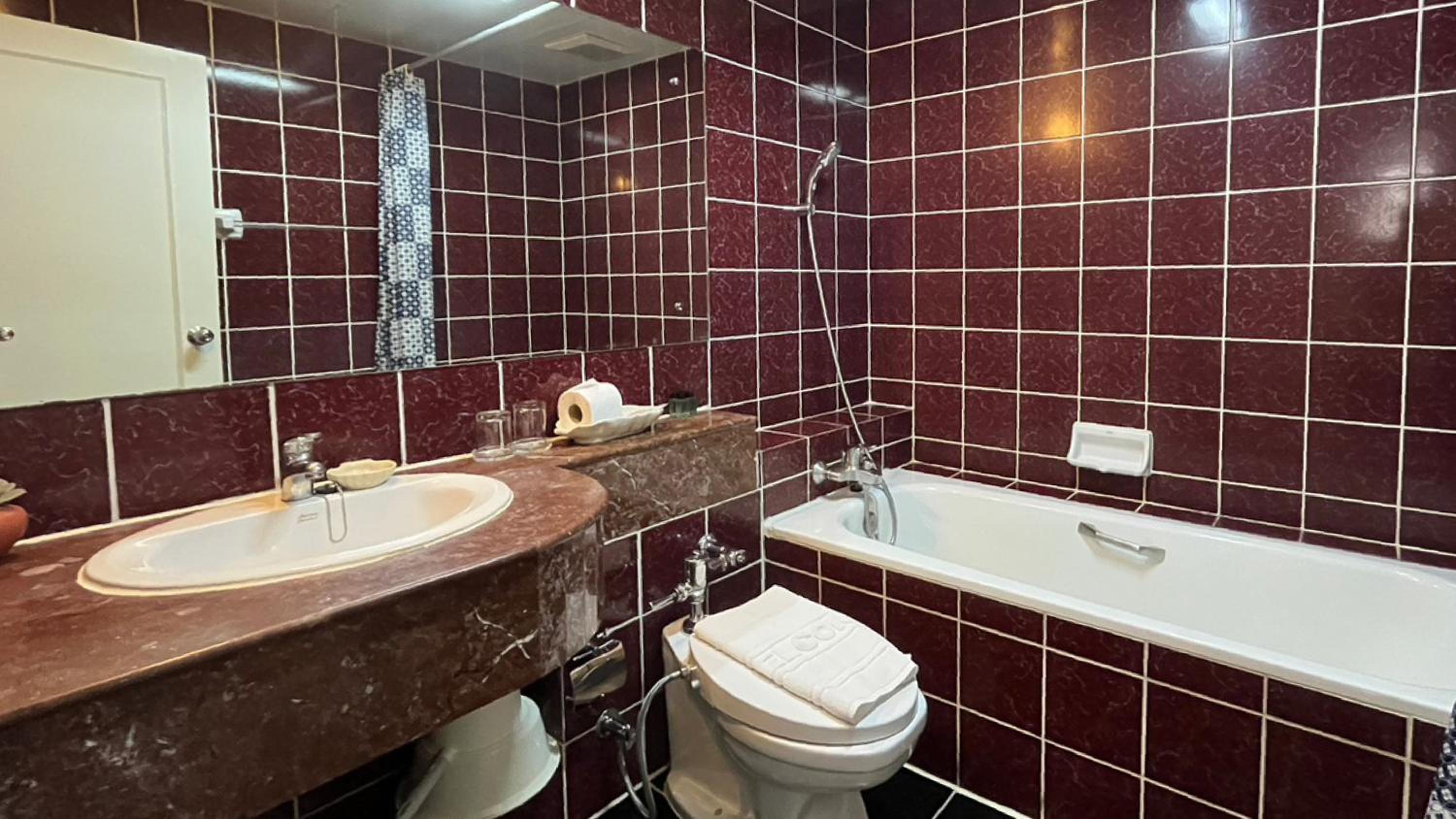 غرفة بسريرين منفصلين، Yellow Ribbon Hills Boutique Suites 6/8