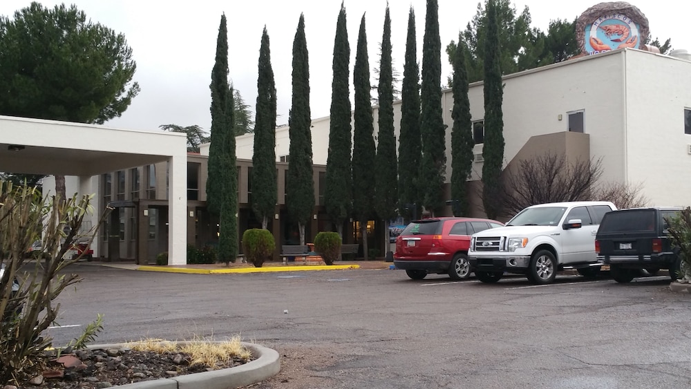 Mariposa Hotel 47/58