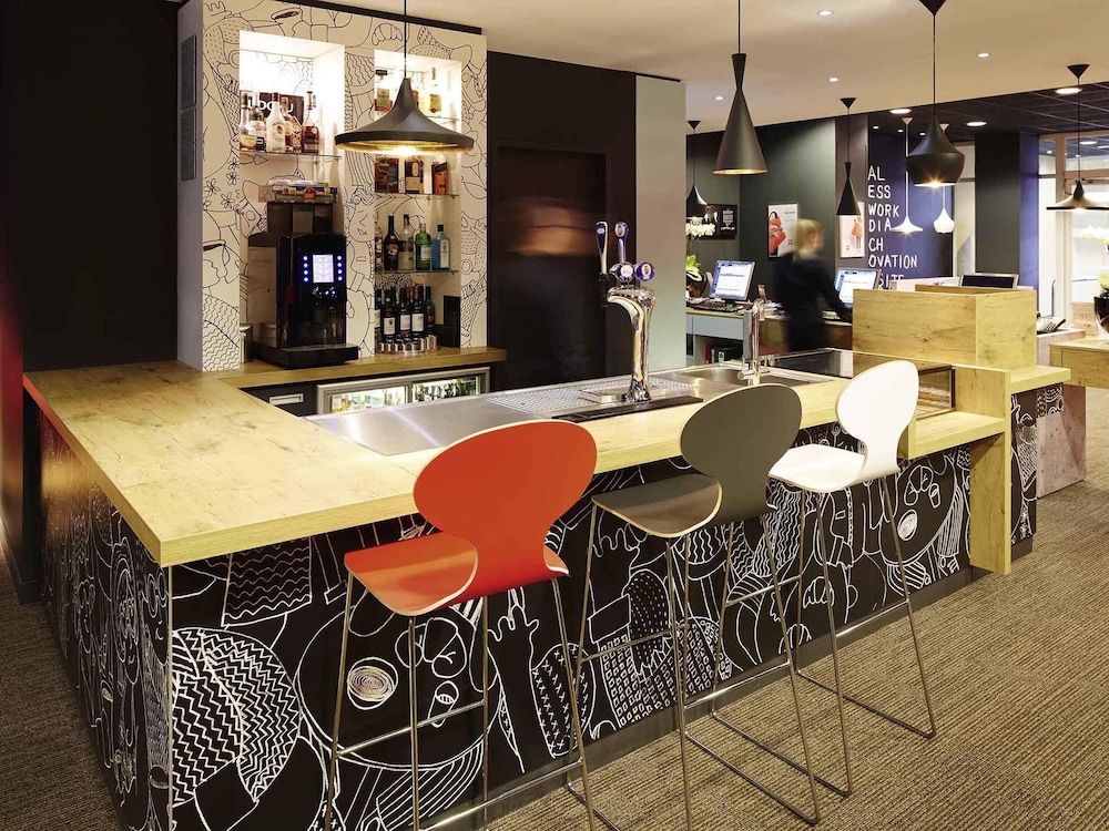 ibis Reading Centre 52/59