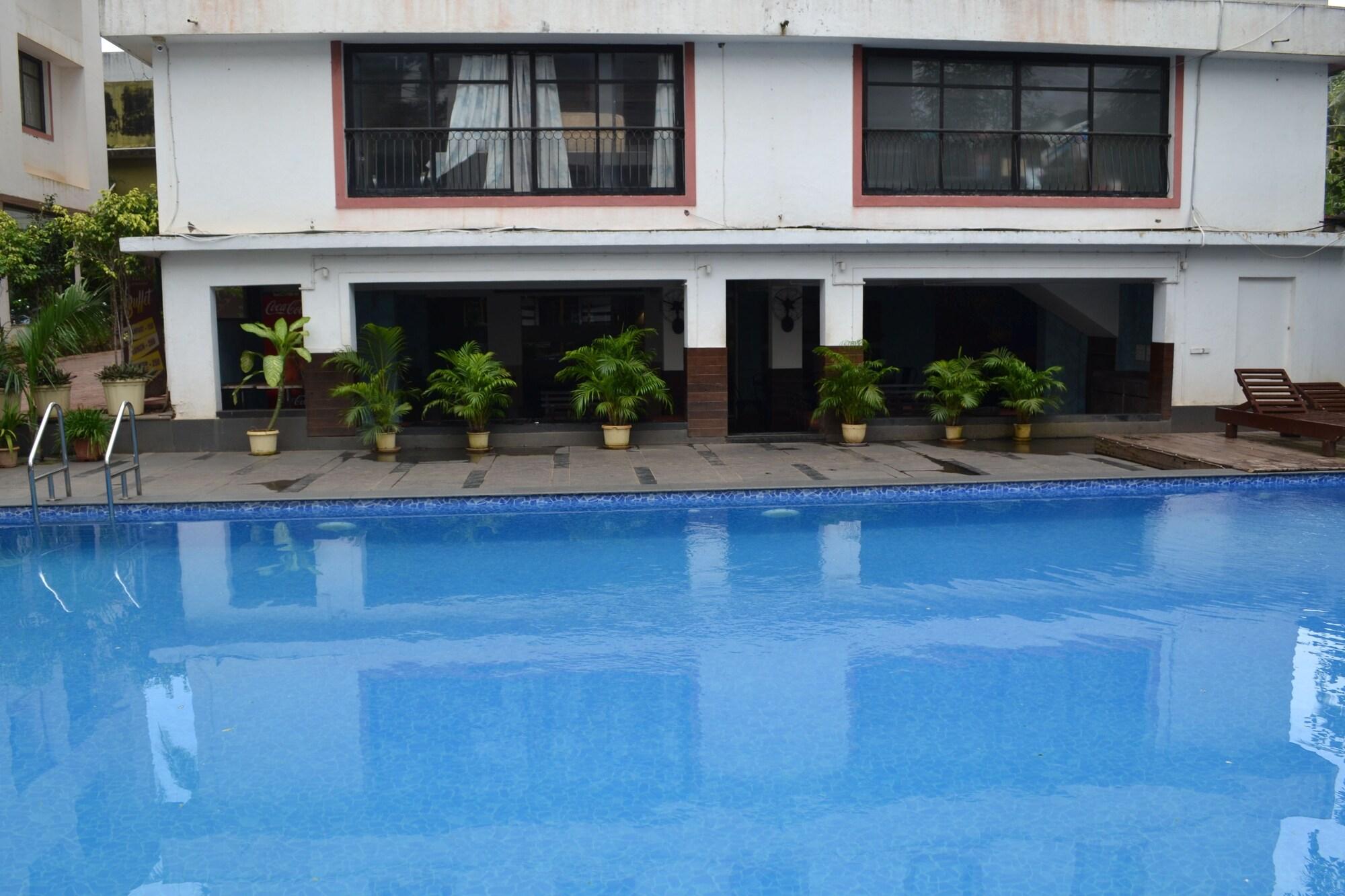 Stay Simple Sunkissed Plaza Resort 3/50