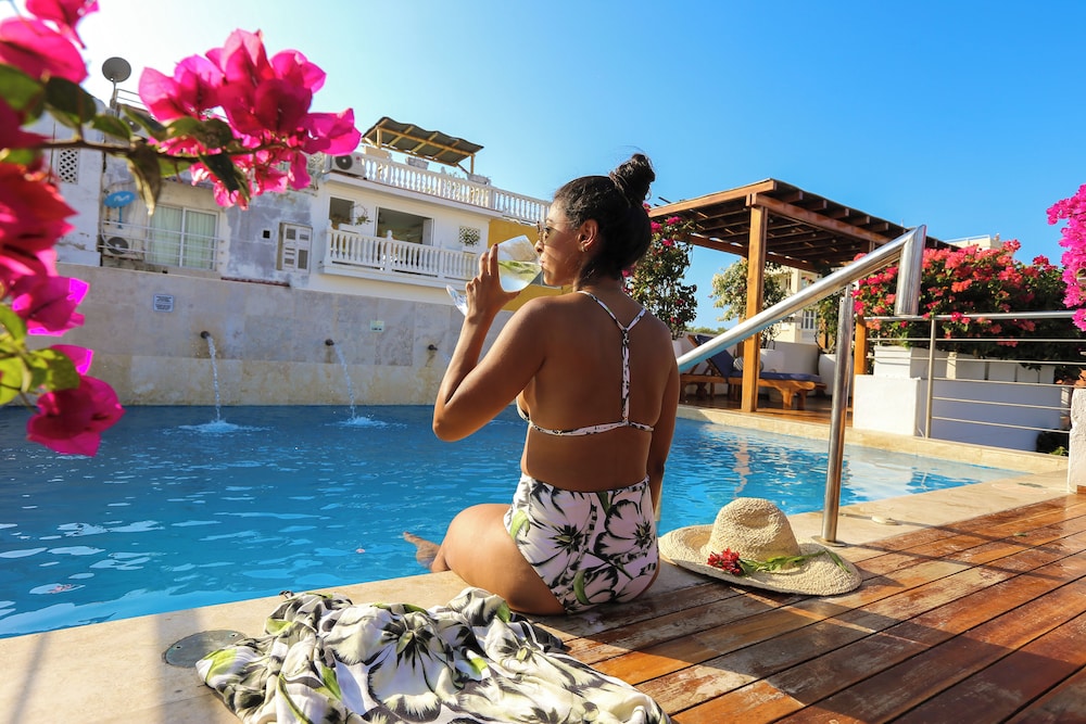 CASA CLAVER LOFT BOUTIQUE HOTEL 67/68