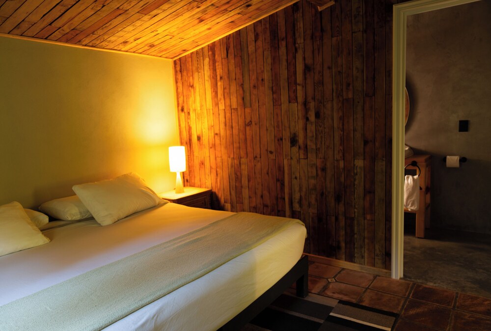 Hotel Rancho Viejo 10/48