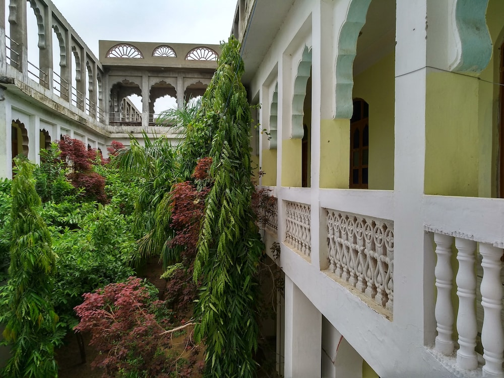 Hotel Radhika Palace Pushkar 4/41