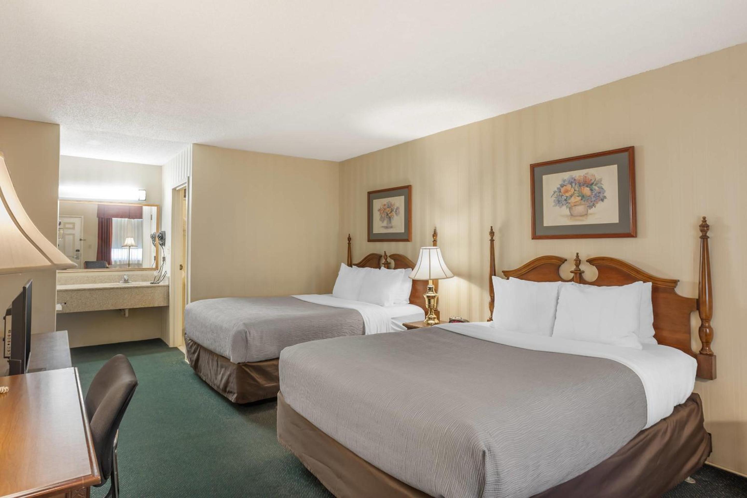 غرفة بسريرين كوين يُسمح فيها بالحيوانات الأليفة، Quality Inn Gettysburg Motor 2/5