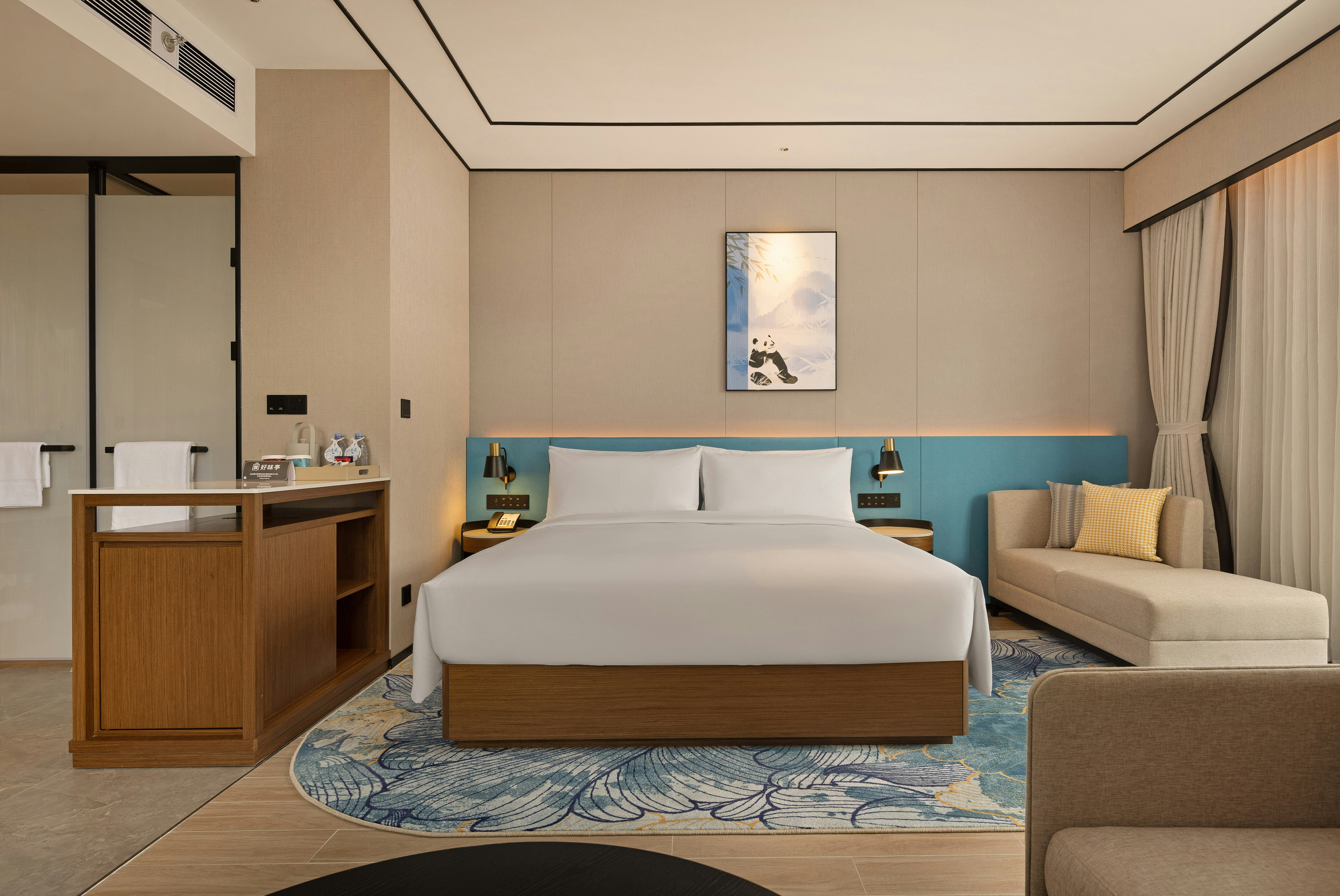 DELUXE, SUITE, KING BED