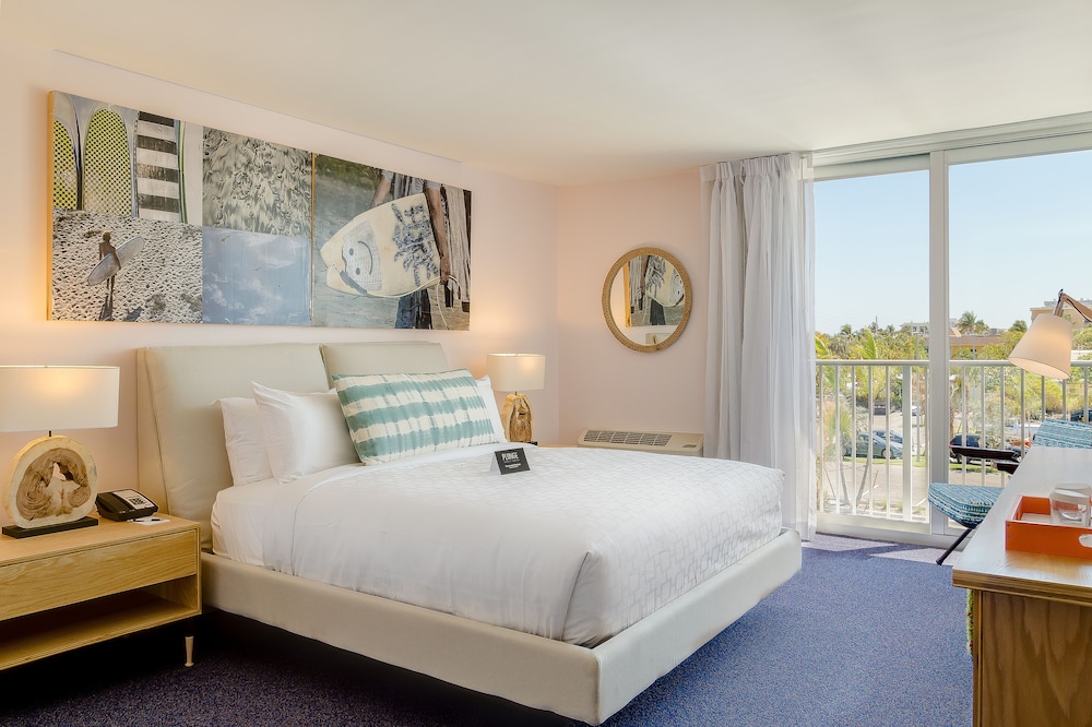 Plunge Beach Hotel 24/66