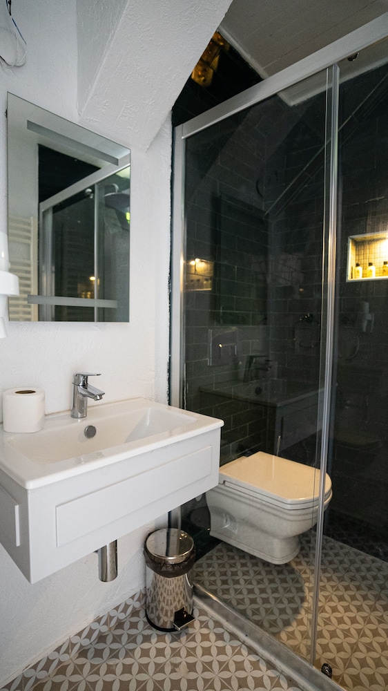 Ece Suites Apart 41/50