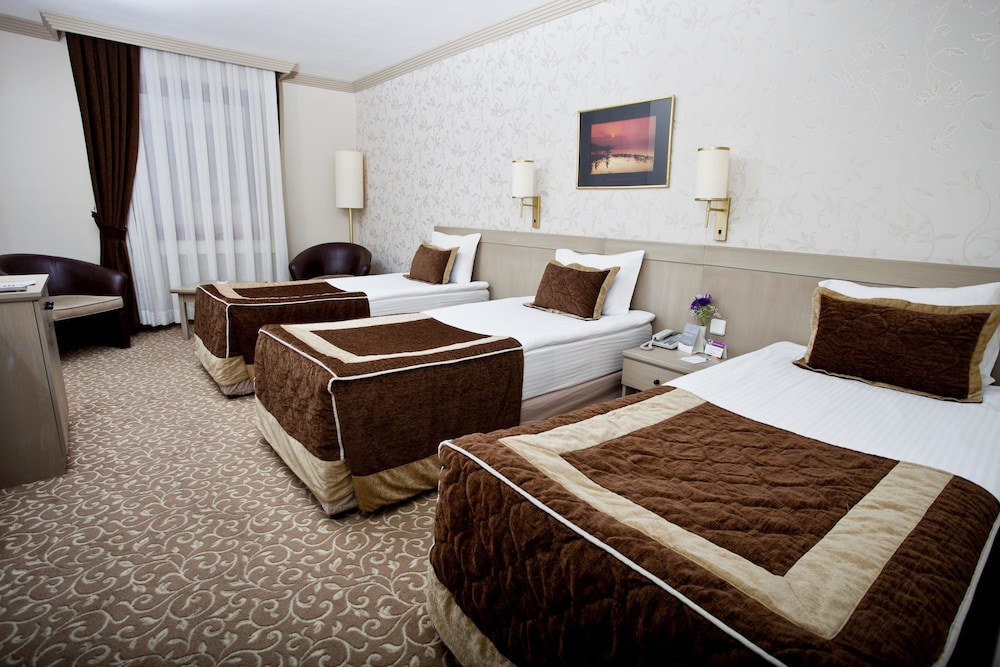 Sergah Hotel 9/51