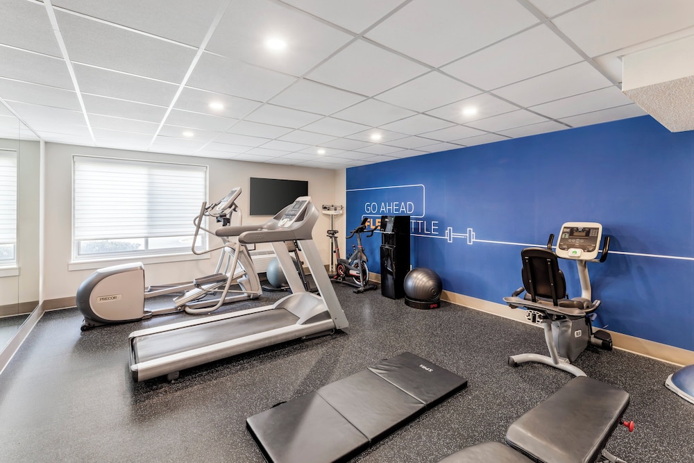Holiday Inn Express Chicago Downers Grove 43/74