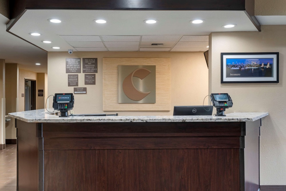 Comfort Suites Downtown Sacramento 5/47