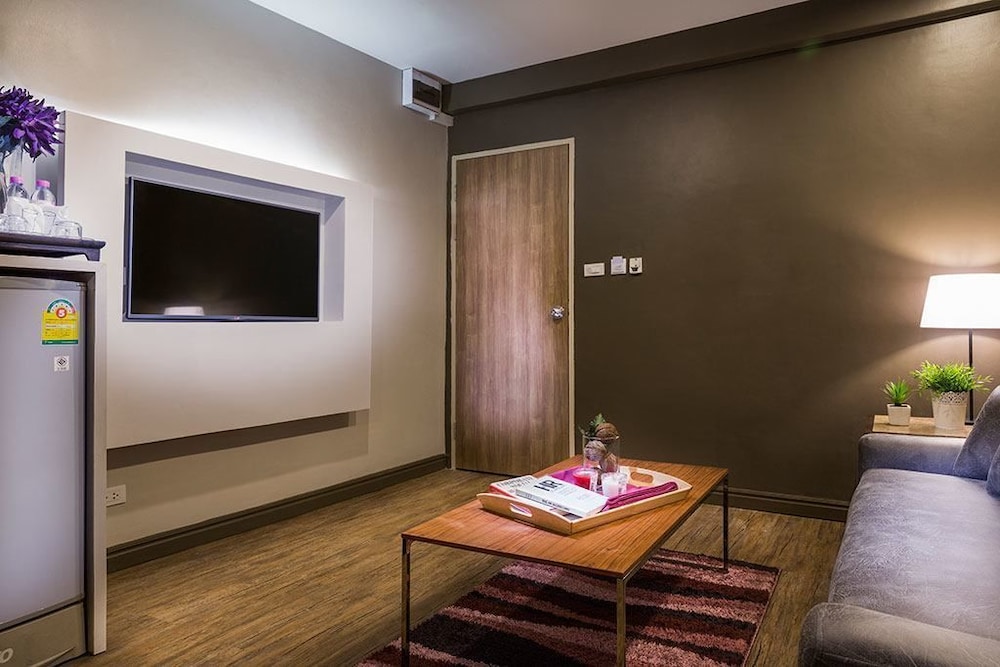 Ratchada Point Hotel 43/57