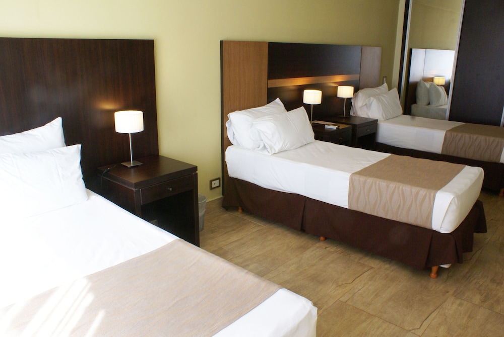 غرفة قياسية ثلاثية بثلاثة أسرّة، Pirayu Hotel Resort 2/6