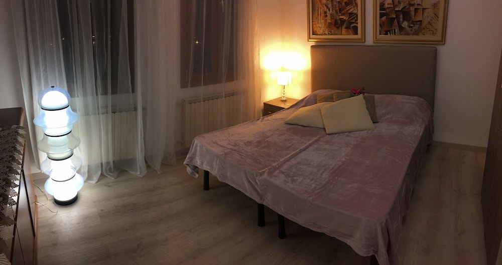 Harry's Guest House 7/36