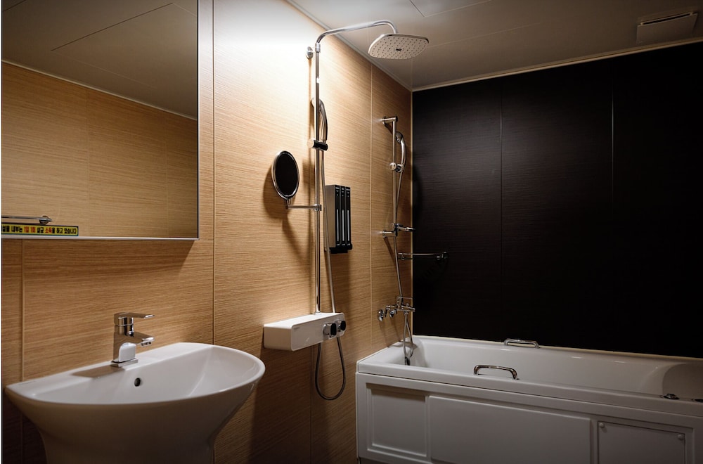 Wangyijimil Hanok Hotel 45/46