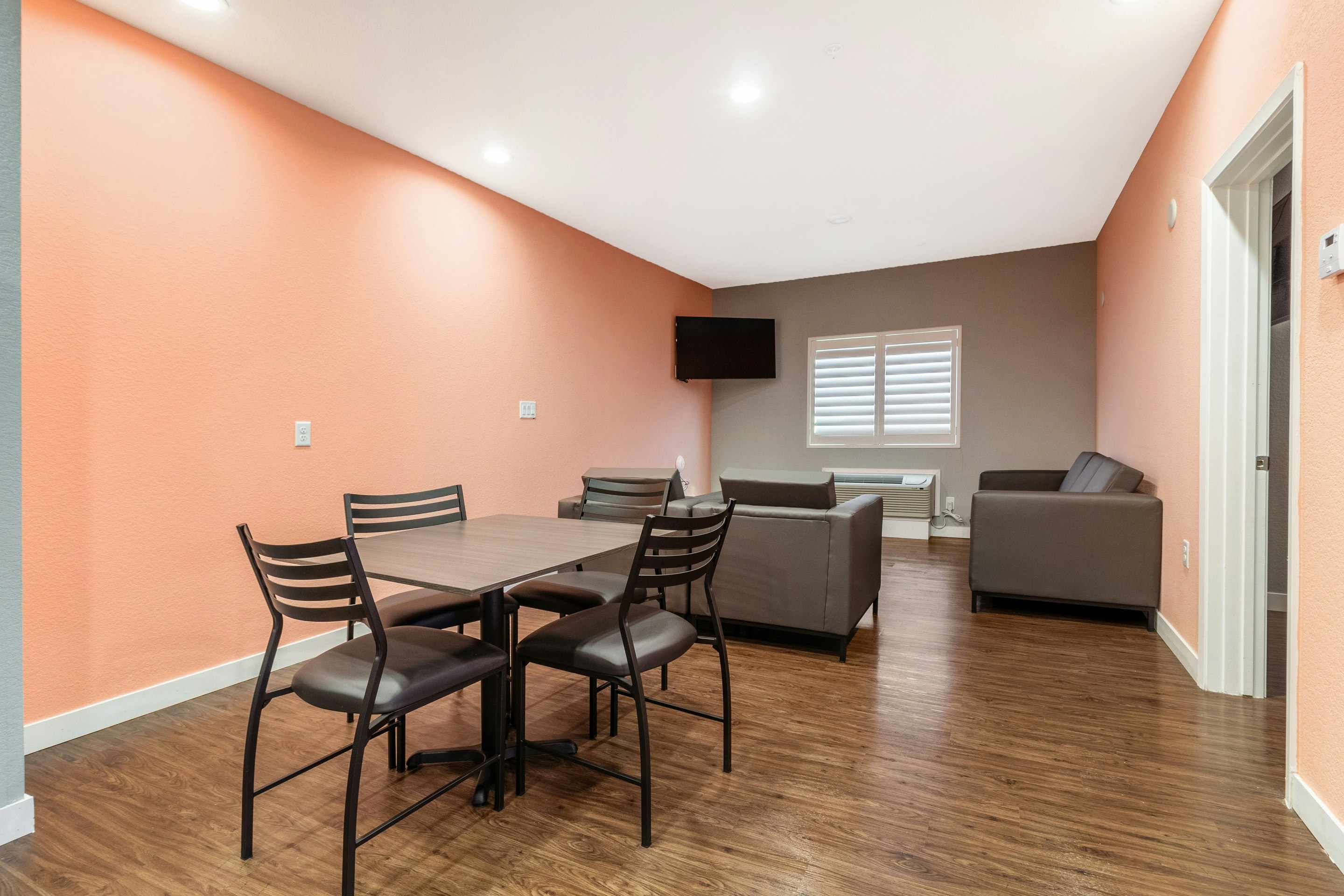Scottish Inns and Suites Houston Kuykendahl Rd 17/24
